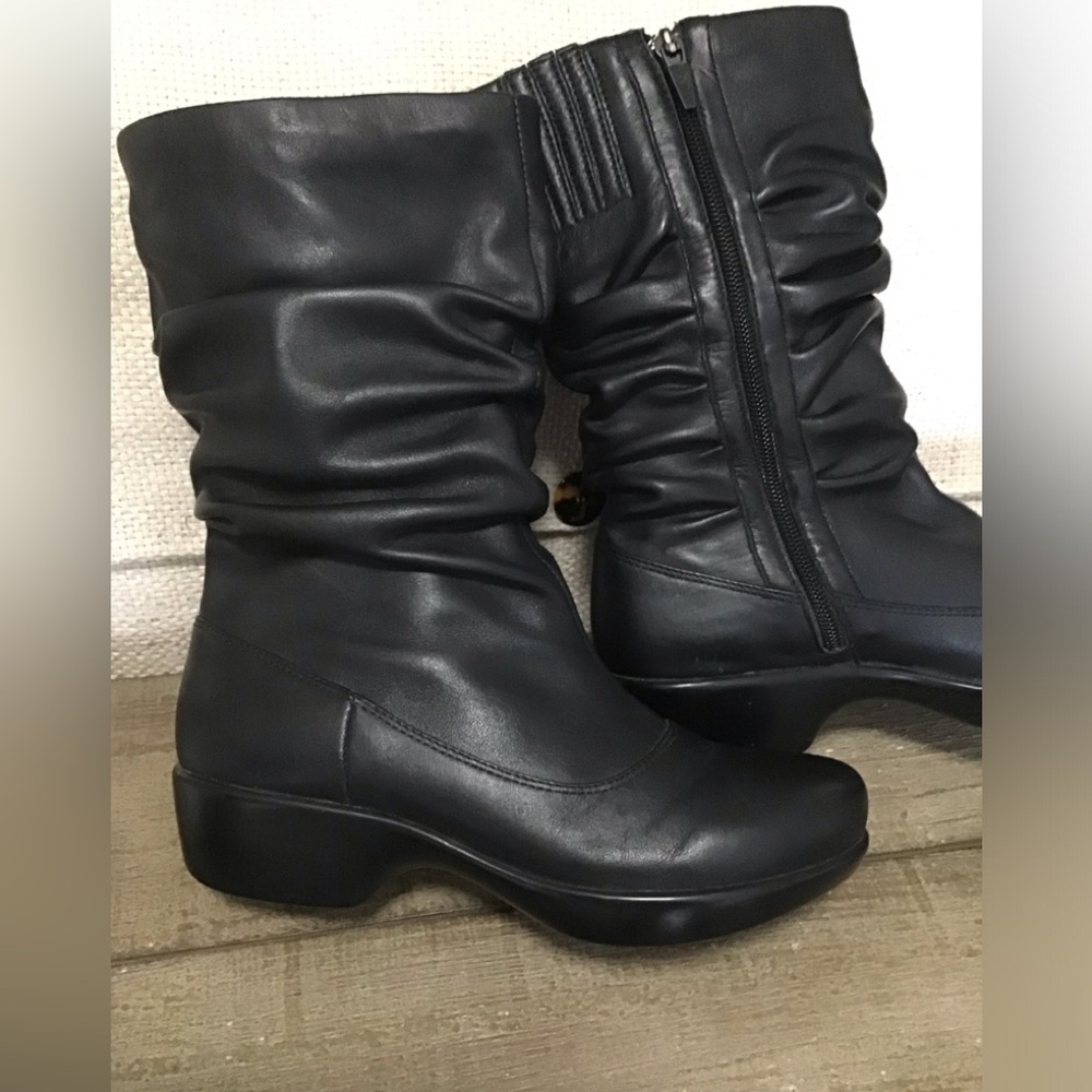 Dansko Aurora Slouch Boot. Black leather , mid-calf.LNC size 37/7
